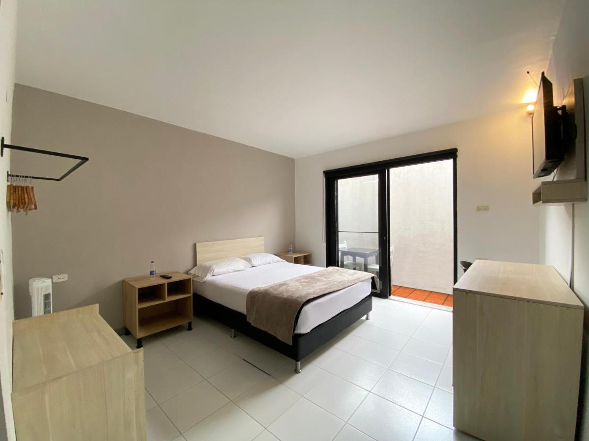 Отель Ayenda 1224 Pixel House (Adults Only) Медельин Экстерьер фото