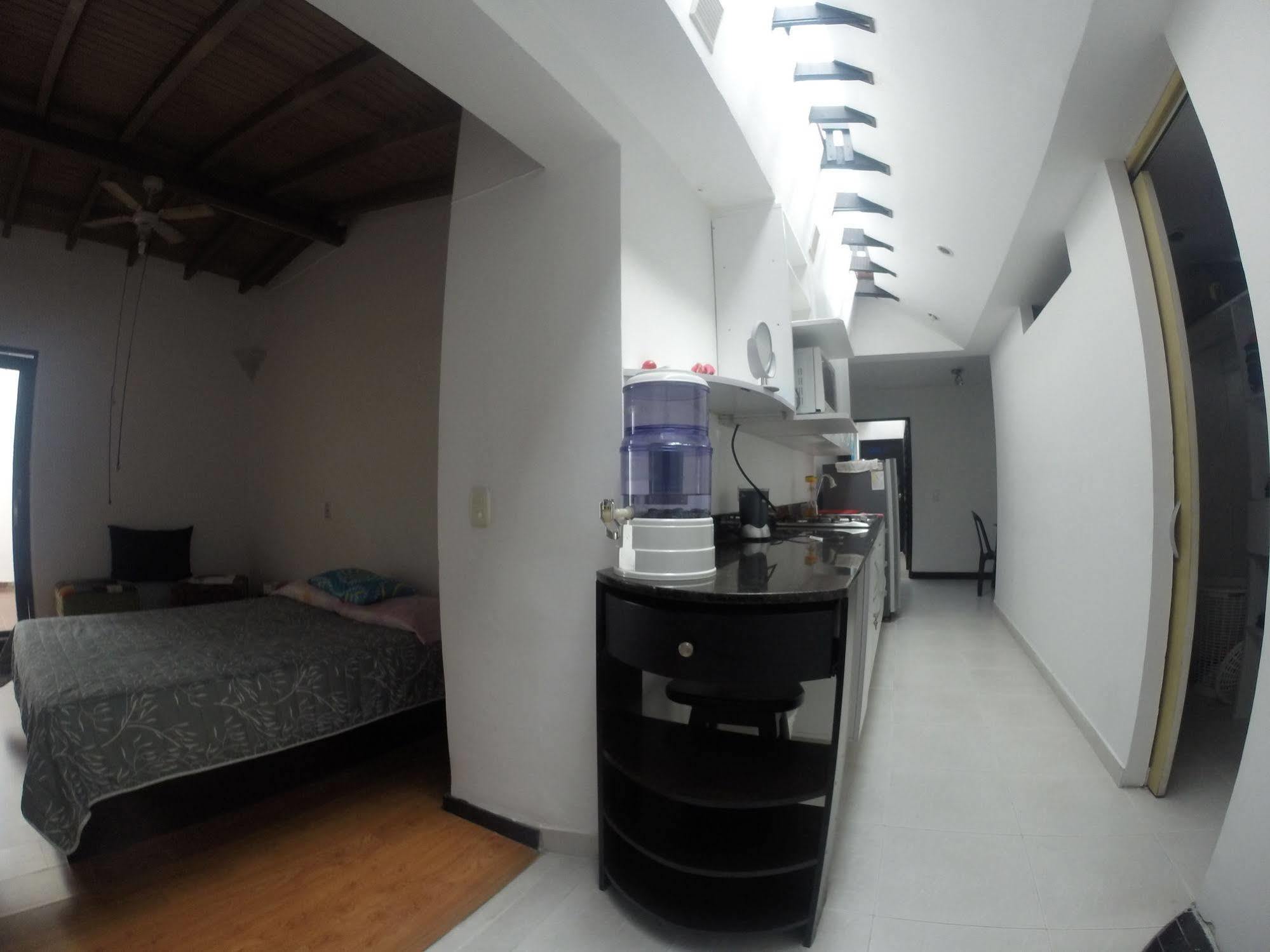 Отель Ayenda 1224 Pixel House (Adults Only) Медельин Экстерьер фото